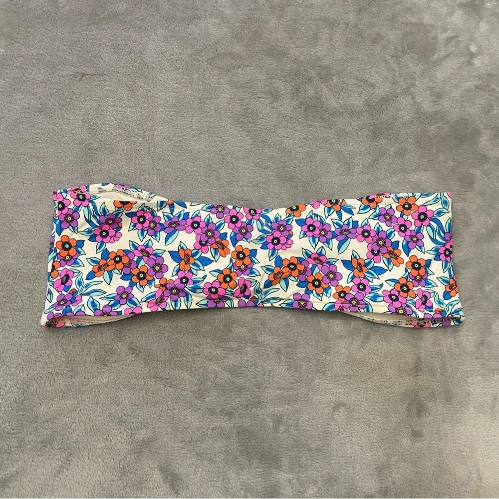 New! Frankie’s Bikinis Jeanette Bikini top flower farm 24135